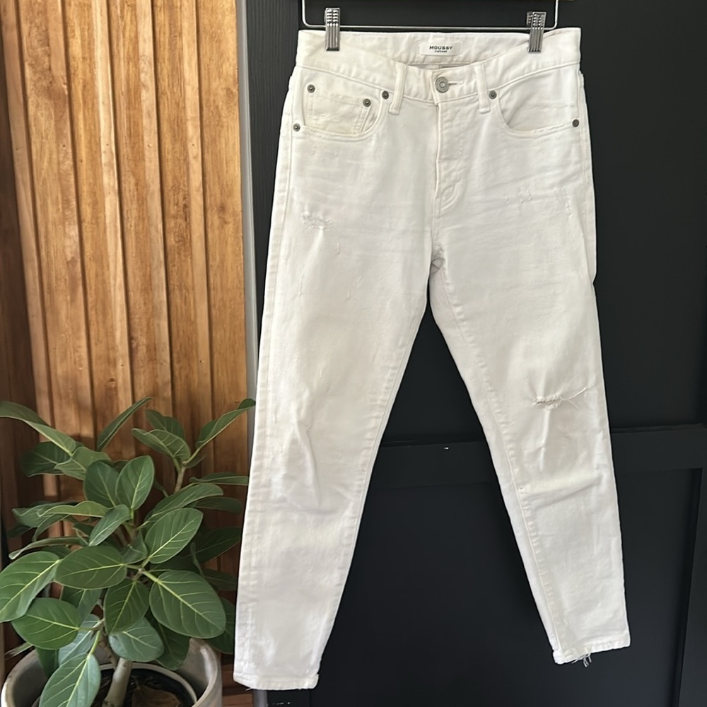 Moussy Vintage Buffalo Skinny White Jeans. Size 26X26